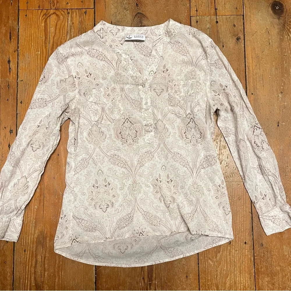 Carve Designs Cream Paisley Blouse - Picture 1 of 4